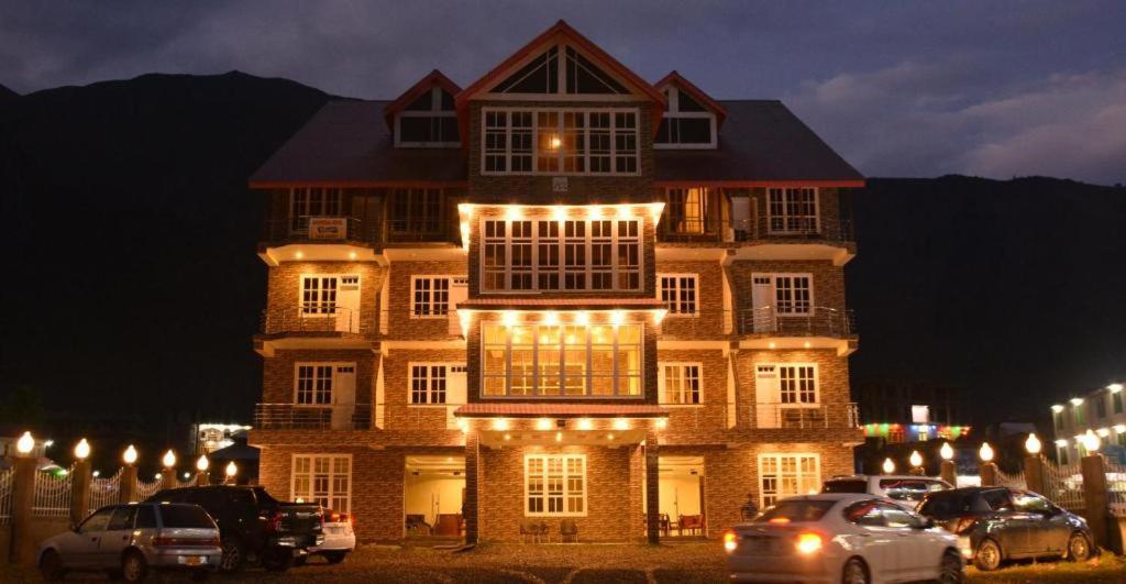 Night View Hotel